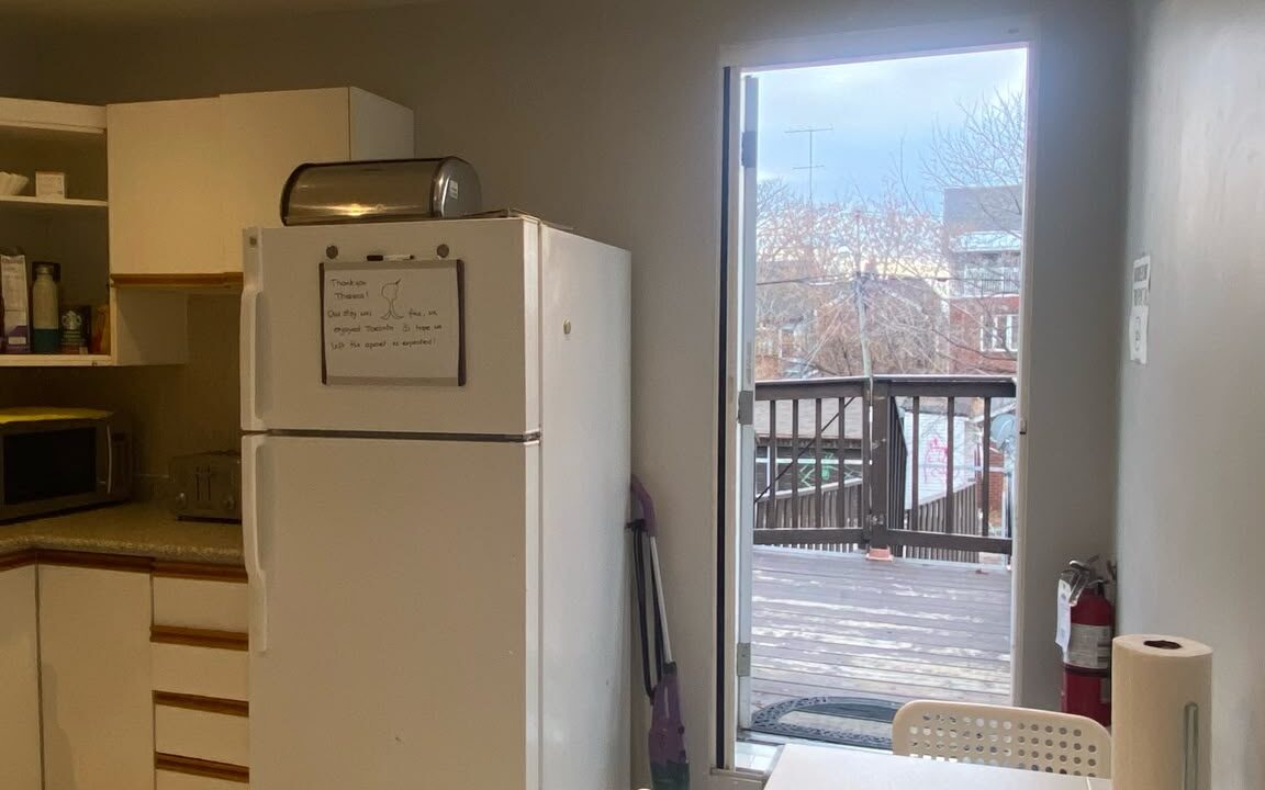08. Kitchen1
