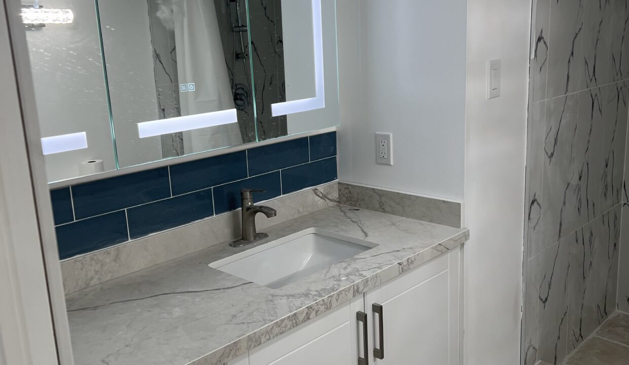 09. Bathroom