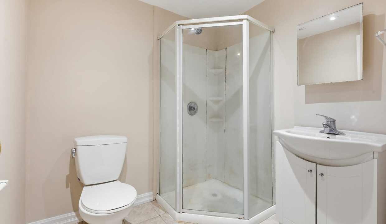 09. Bathroom