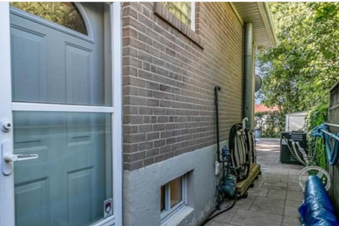 10. H_Basement entrance