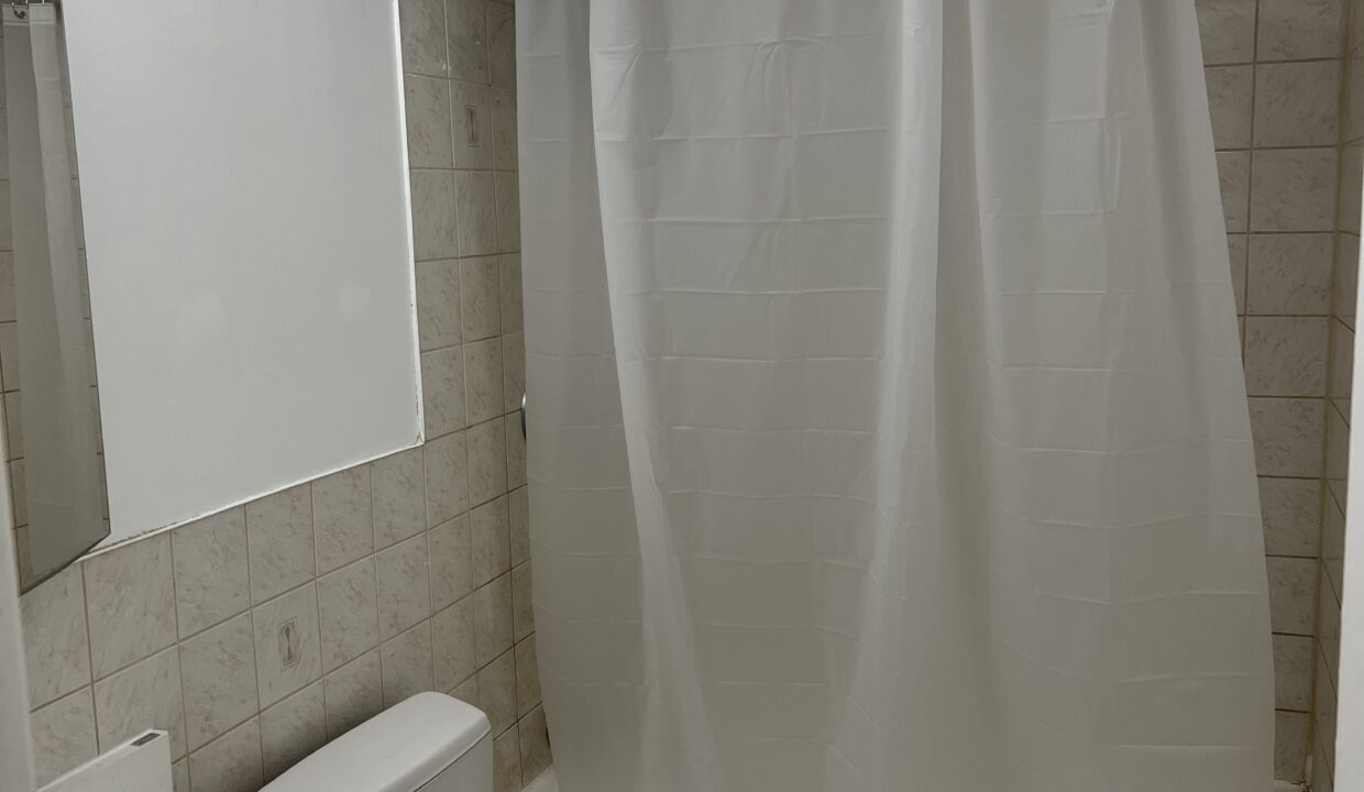 13. Bathroom 2