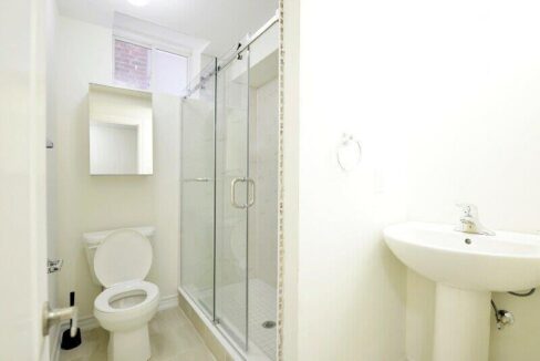 115 Iceland Poppy Trail washroom