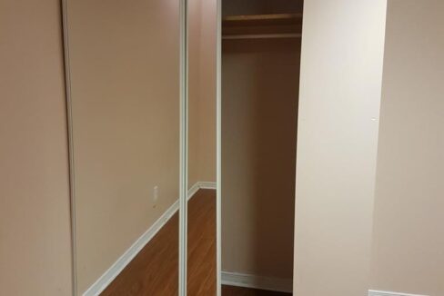 room1-closet
