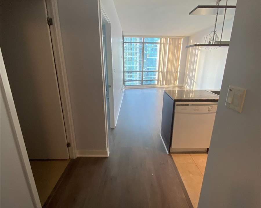 #2105-3 Navy Wharf Crt, Toronto - Picture # 4