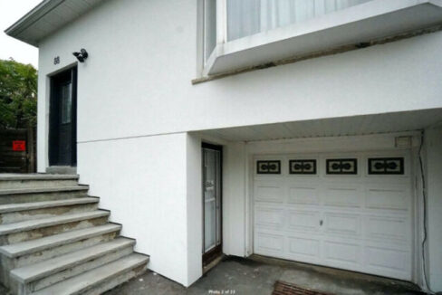 88 Surbray Grove, Mississauga, ON, L5B 2E1 Middle Level 10