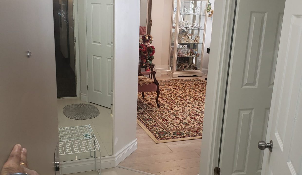 #1803-55 Centre Ave - Image # 1