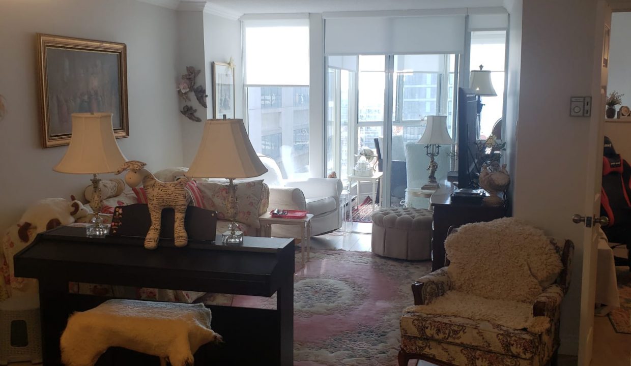 #1803-55 Centre Ave - Image # 4