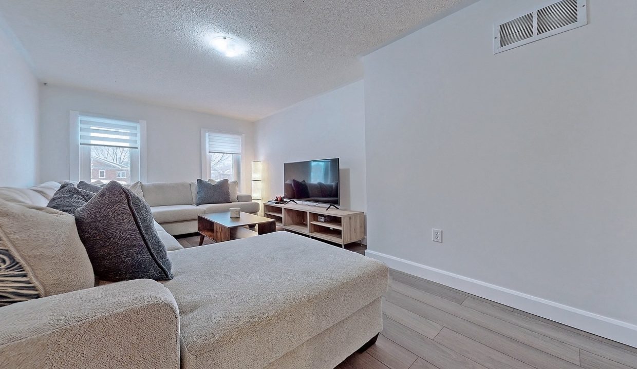 35 Widdifield Ave, Newmarket - Image # 11