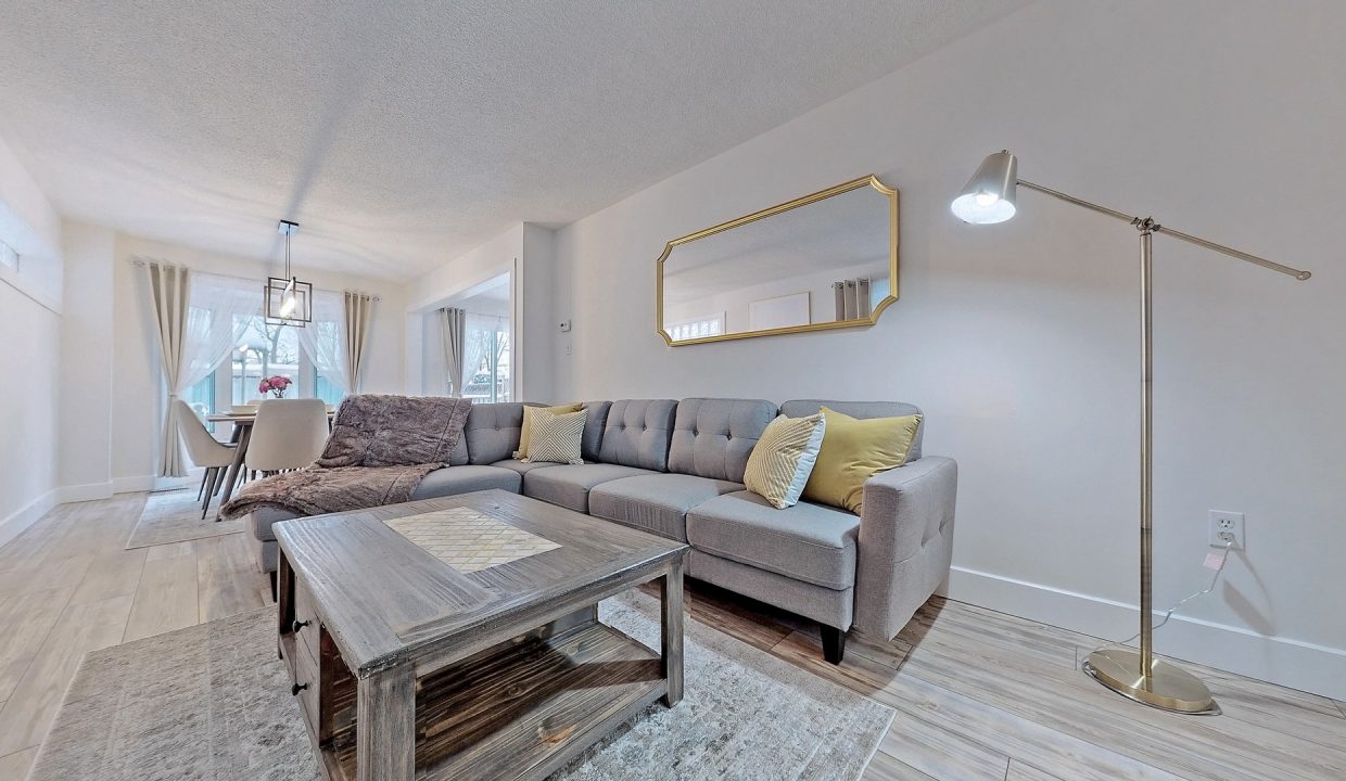 35 Widdifield Ave, Newmarket - Image # 2