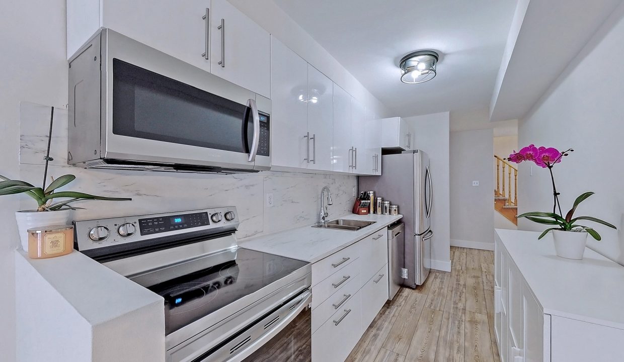 35 Widdifield Ave, Newmarket - Image # 4