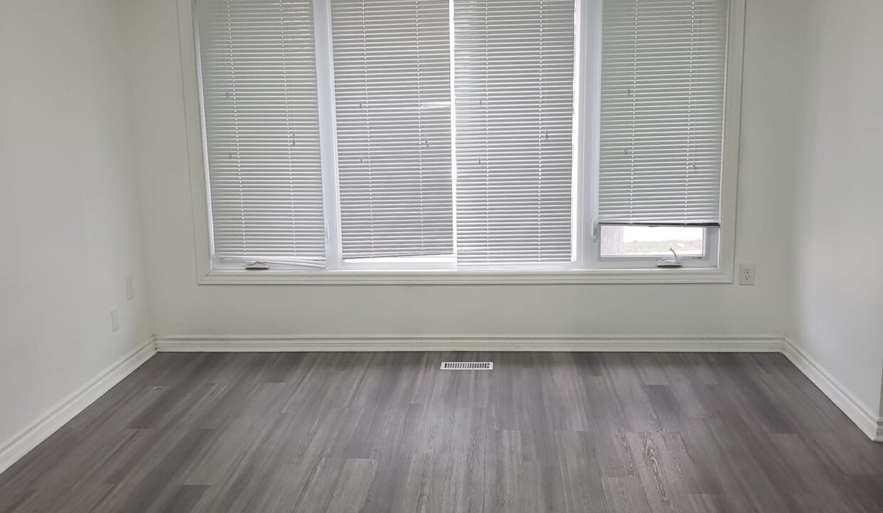 #2 Living & Dining Area